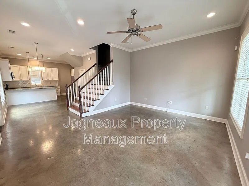 2 bed, 2.5 bath, 1260 sqft, $1,695 — Photo 2