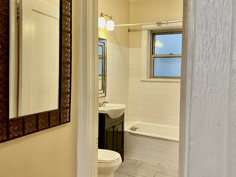 7239 S Phillips Ave — Photo 7