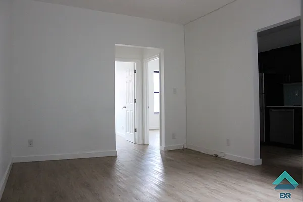 Rented by EXR | media 12