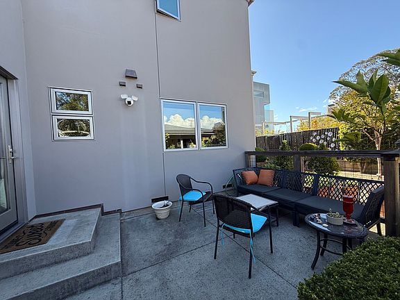 4th image of 453 Seaview Dr
