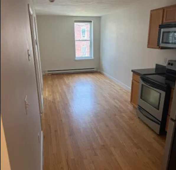 160 Cottage St #202 — Photo 3