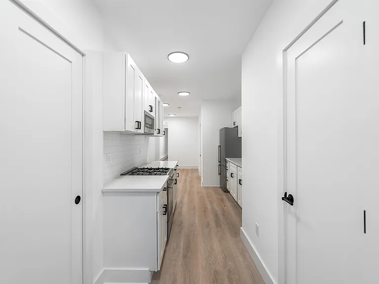 500 Monroe St #8 — Photo 13