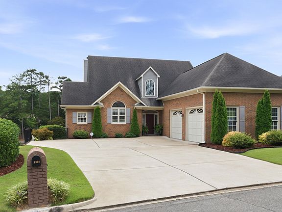 2nd image of 1008 Southlake Cv