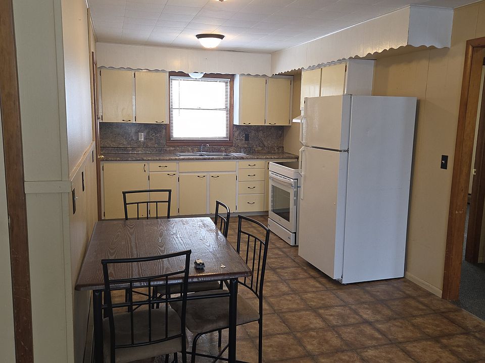 1st image of 1072 Lassie Ln SW #3