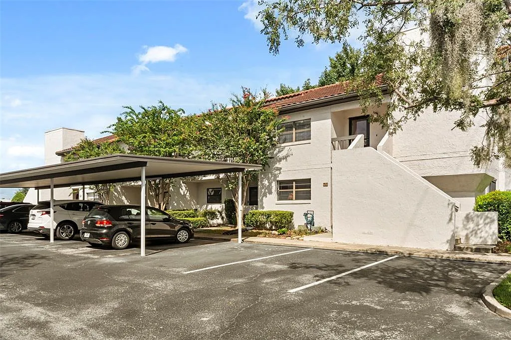 720 Killarney Bay Ct — Photo 2