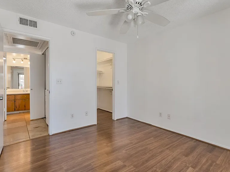 4850 E Desert Cove Ave #102 — Photo 11