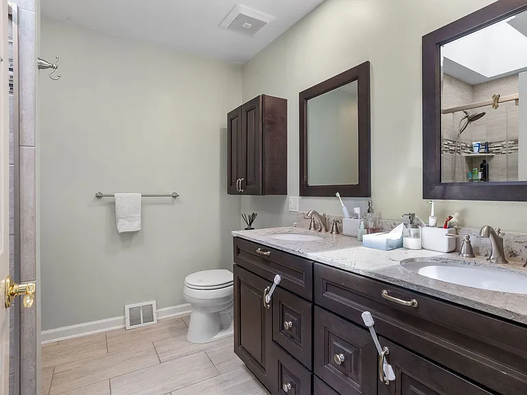81 Kirkwood Dr — Photo 35