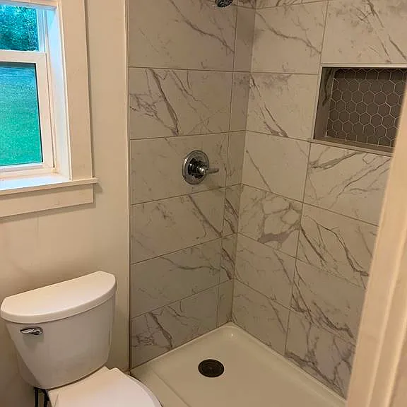 107 Holmes Dr #C — Photo 4
