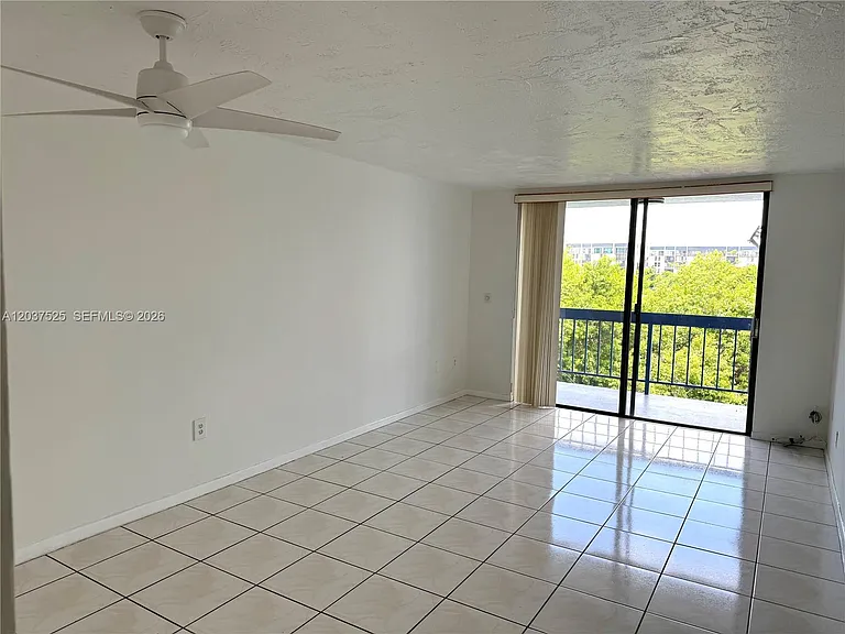9440 Fontainebleau Blvd #406 — Photo 2