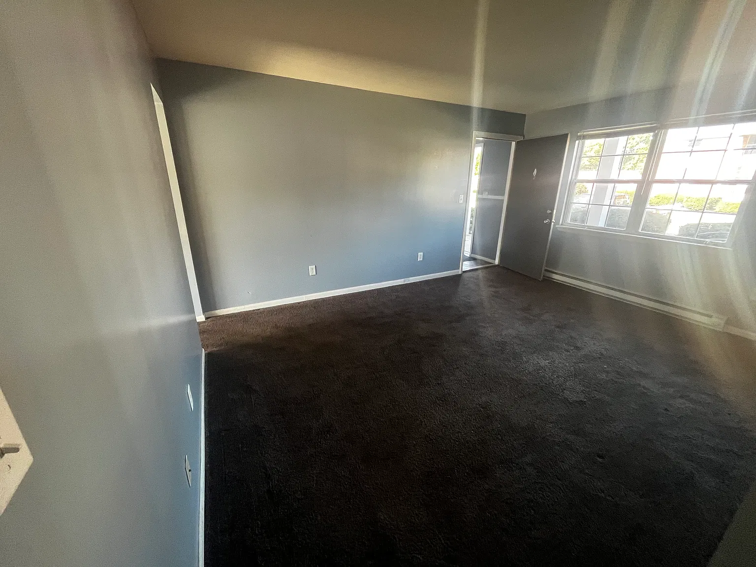 2 bed, 700 sqft, $800 — Photo 1