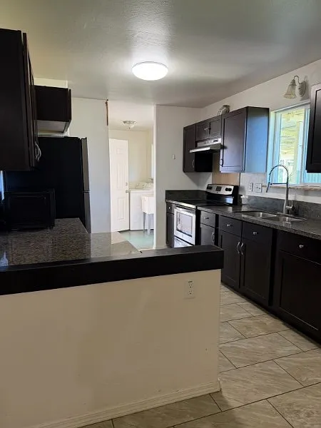 3 bed, 2.5 bath, 1158 sqft, $2,200 — Photo 3