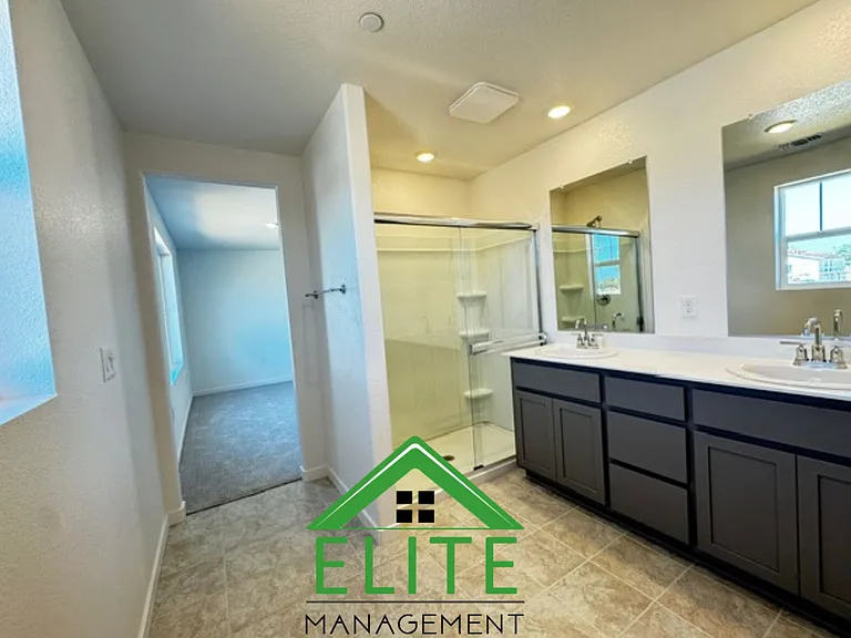 7655 Broadhead Way — Photo 17
