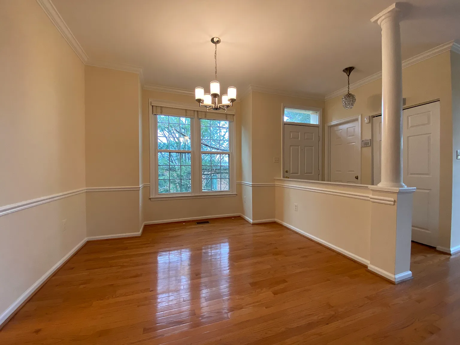 3 bed, 3.5 bath, 1784 sqft, $5,300 — Photo 3