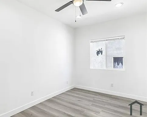 519 E 64th St — Photo 9