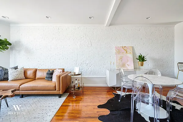 Sold by Warburg | media 2
