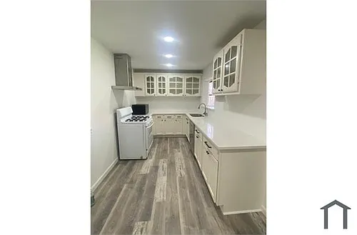 7911 Komalty Dr Photo 1