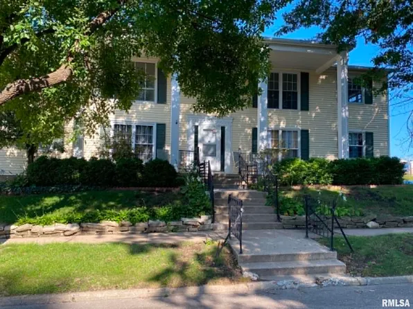 15 S Avenue B APT 4, Canton, IL 61520