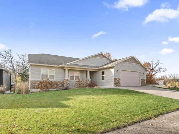 2136 Greenwood Valley Dr, River Falls, WI 54022