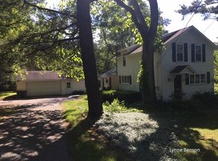 7614 Cascade Rd SE, Grand Rapids, MI 49546