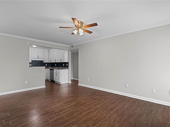 5th image of 1484 Branch Dr