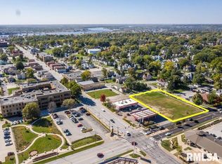 321 W Locust St, Davenport, IA 52803