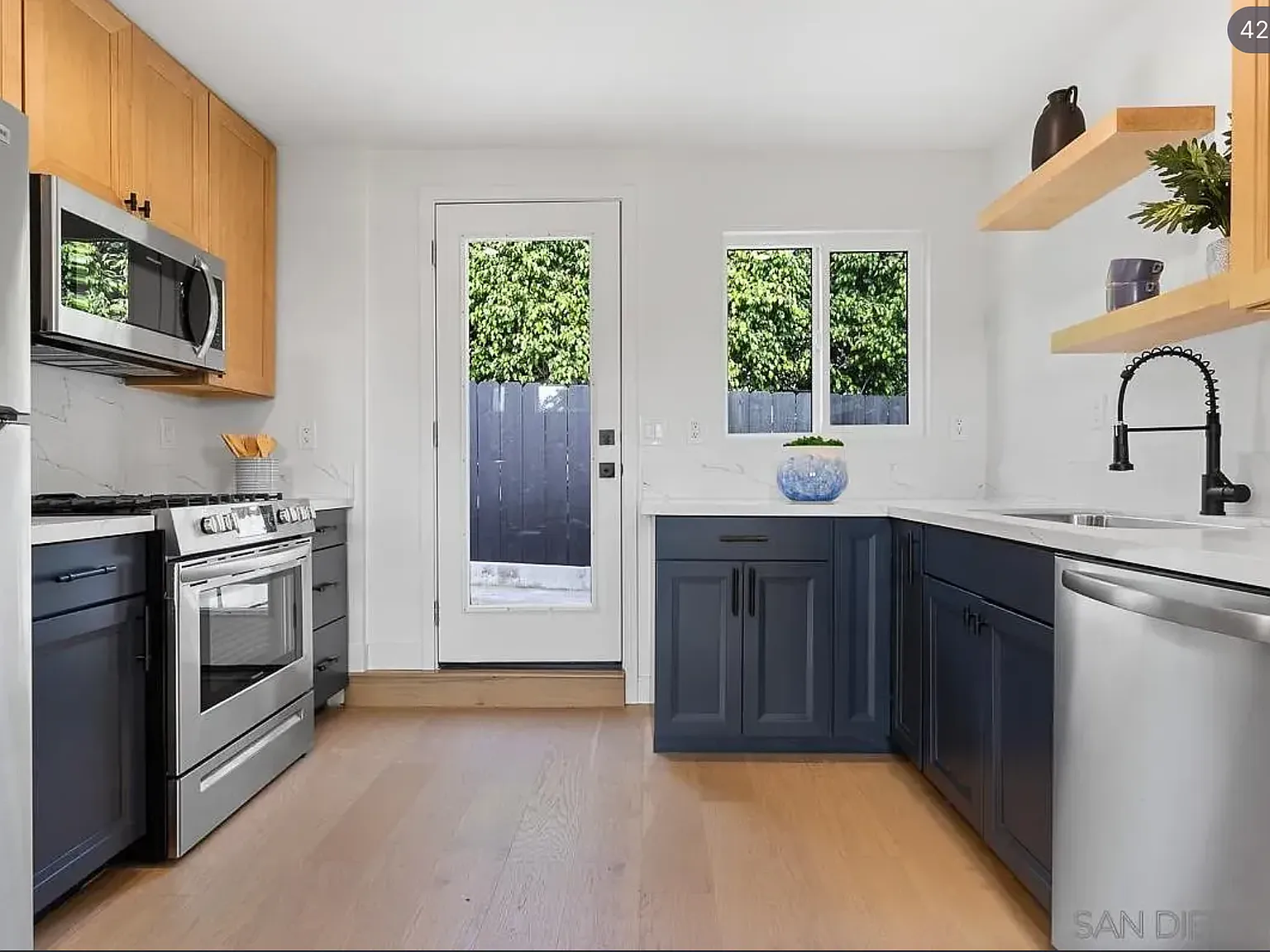 1 bed, 440 sqft, $3,150 — Photo 2