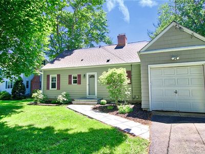 36 Woodridge Circle, Trumbull, CT, 06611
