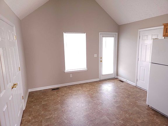 4th image of 2525 Chalice Dr