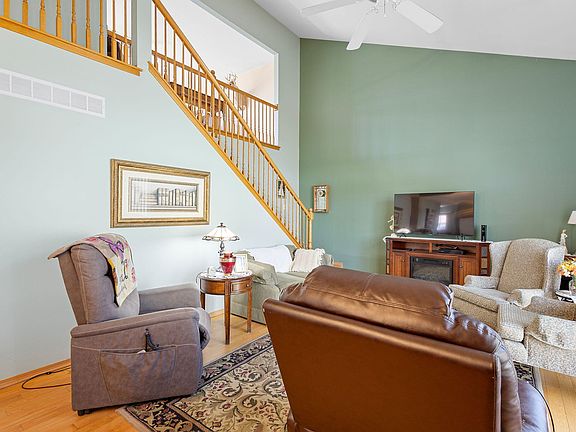 4th image of 624 Newcastle Dr Unit D