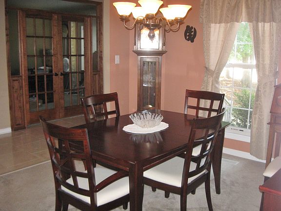 Formal dining rm for those holidays and special occasions