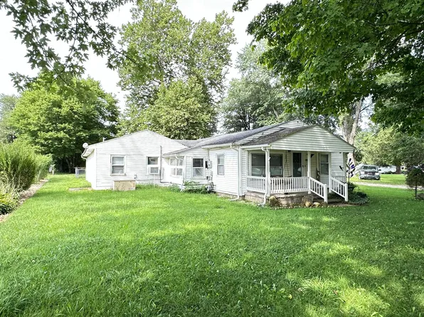 5715 Chestnut Hills Rd NE, Newark, OH 43055