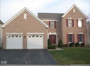 7 Lilac Ln, Danbury, CT 06810