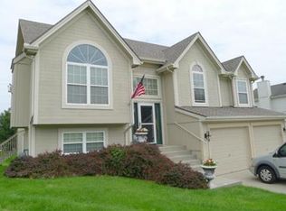 10223 N Highland Pl, Kansas City, MO 64155