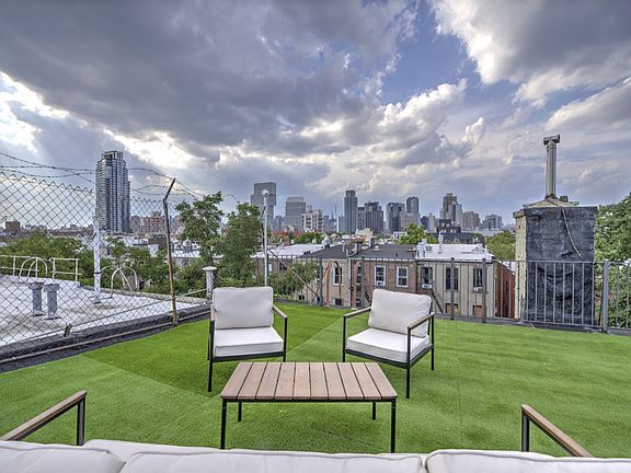 3rd image of 107 Greenpoint Ave #F1