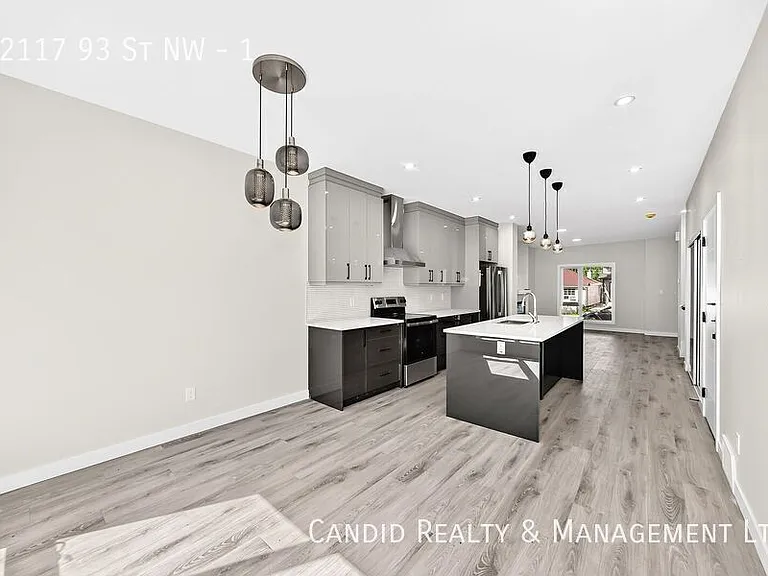 12117 93rd St NW #1 — Photo 3