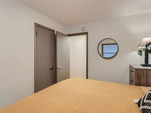 3rd image of 5526 28th Ave S