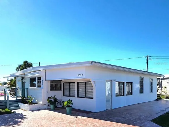 6522 Massachusetts St, Bradenton, FL 34207