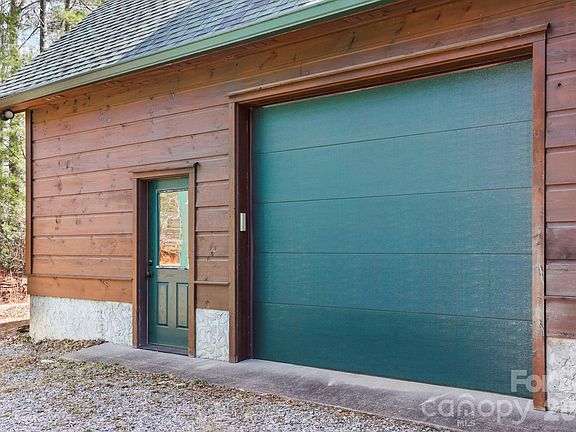 4th image of 213 Big Valley Rd