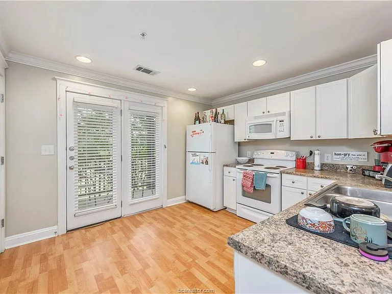 1725 Harvey Mitchell Pkwy S #1630 — Photo 11