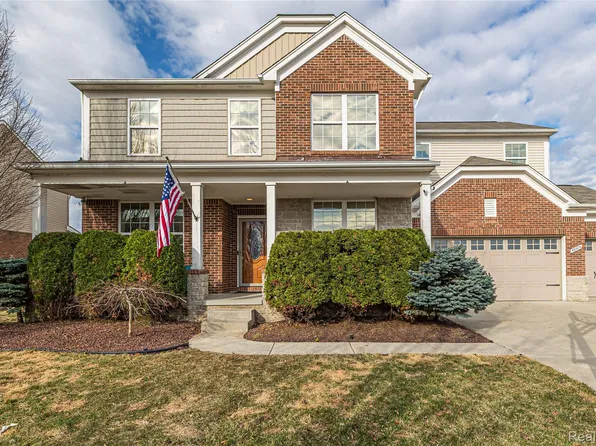 49503 Gracechurch Rd, Macomb, MI 48044