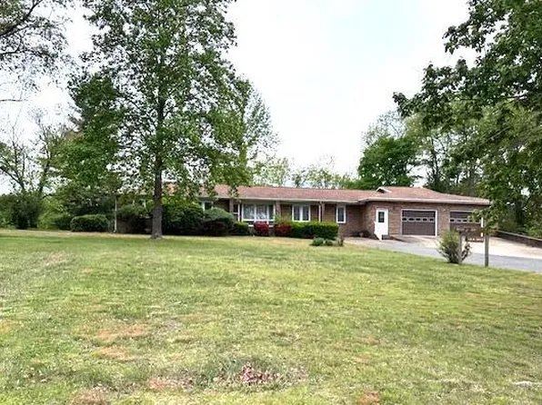 419 W James St, Mountain View, MO 65548