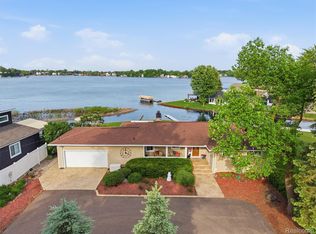 12099 Torrey Rd, Fenton, MI 48430