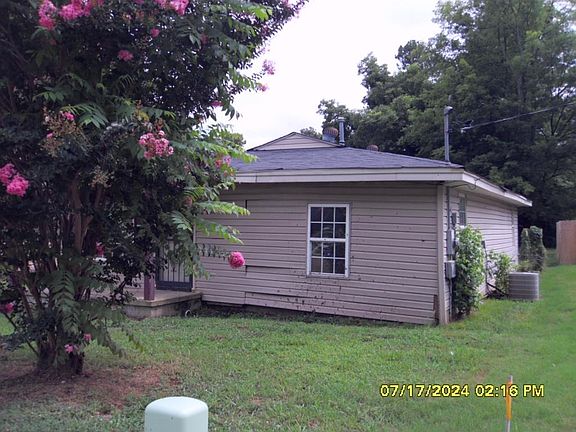 4th image of 5171 North Ave