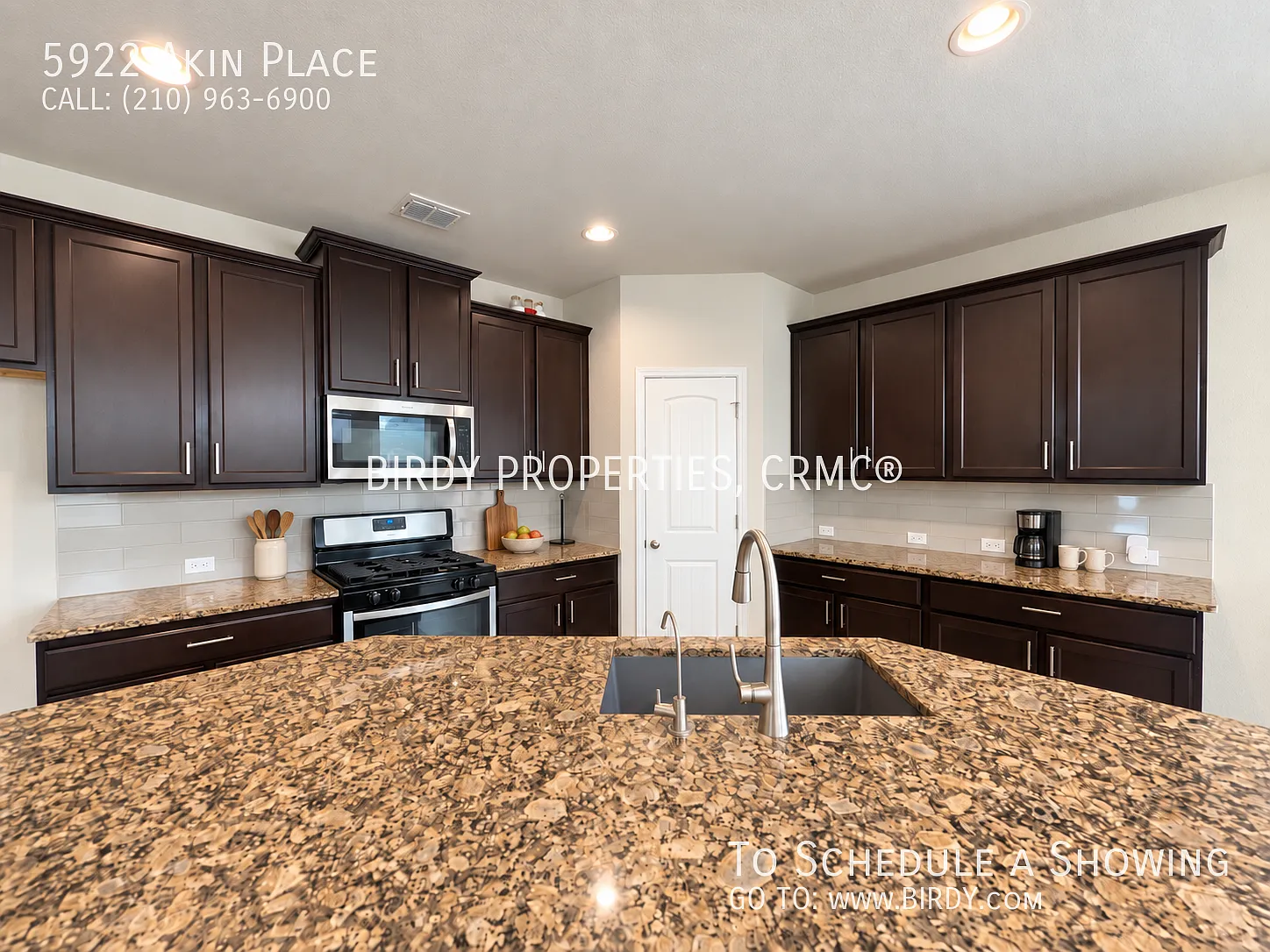 "Spacious 4-Bedroom Gem with Granite Elegance in San Antonio!" — Photo 4