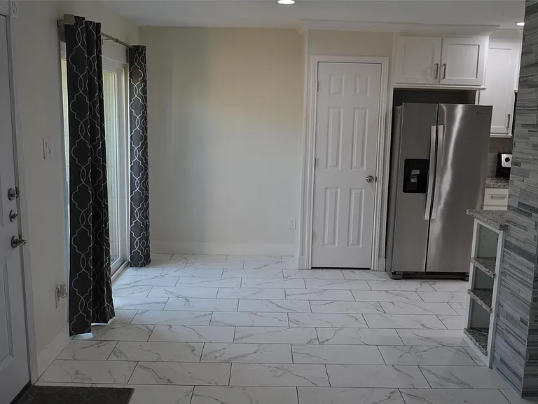 2379 Briarwest Blvd #25 — Photo 11