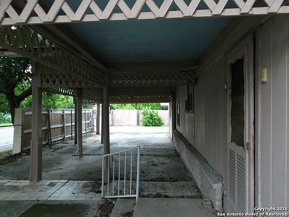2nd image of 1031 Brighton St