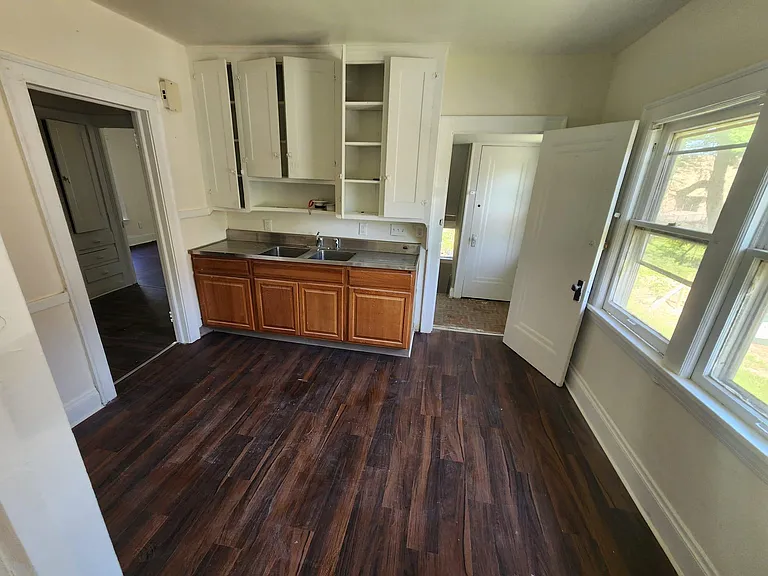 856 Linn Dr #2 — Photo 4