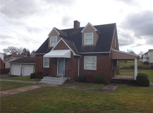 915 Lewis St, Brownsville, PA