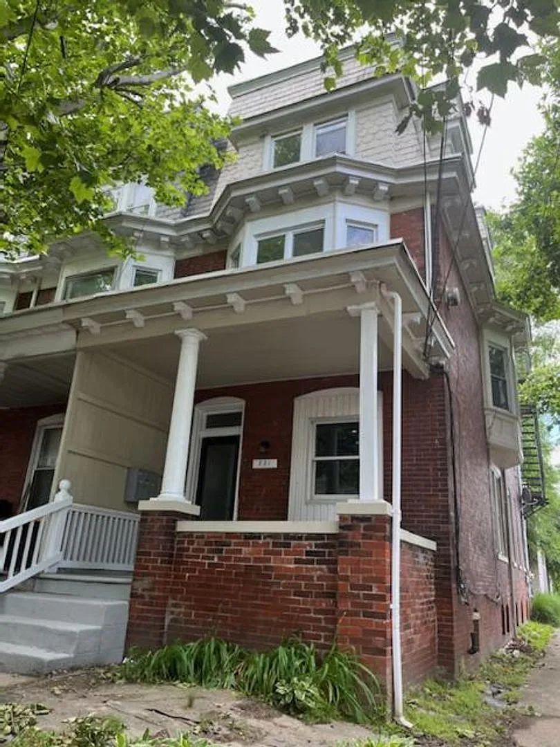 551 Radnor Street — Photo 2
