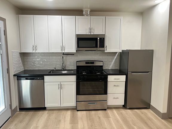 2nd image of 4976 Hillridge Way #4976